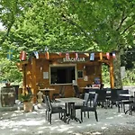 Mobil Avec Terrasse A Pour 6 Personnes - Api-1-52-941 *