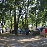 Mobil Avec Terrasse A Pour 6 Personnes - Api-1-52-941