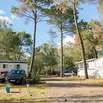 Mobil Avec Terrasse A Pour 6 Personnes - Api-1-52-941 Campingplatz *