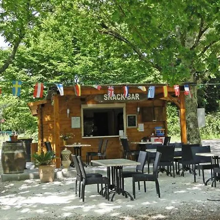 Mobil Avec Terrasse A Pour 6 Personnes - Api-1-52-941 *